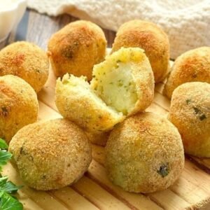 Bolinho de Batata com Queijo