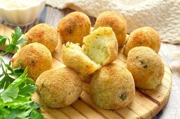 Bolinho de Batata com Queijo