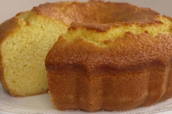 Bolo de Laranja com Casca Simples
