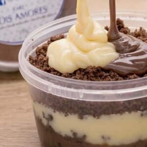 Bolo no Pote de Coco e Chocolate