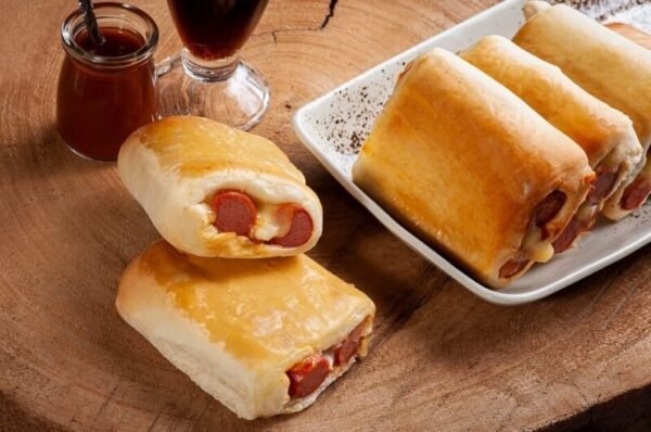 Enroladinho de Salsicha de Forno