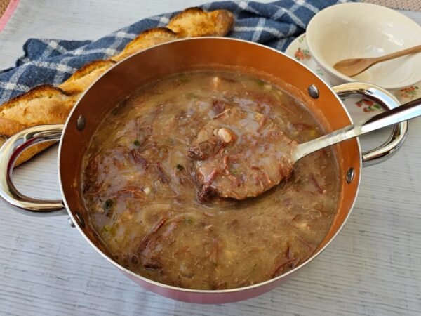 Caldo de Mandioca com Carne-Seca