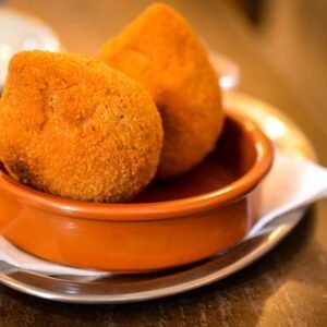 Coxinha de Galinha com Recheio de Milho: Uma Versão Junina da Clássica