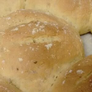 Pão de Milho com Queijo: O Aperitivo Ideal para o Arraiá