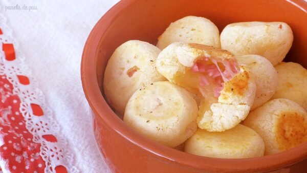 Pão de Queijo de Presunto: Um Aperitivo Quentinho para a Ceia