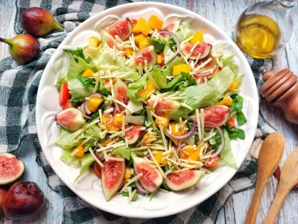 Salada Natalina com Frutas Tropicais