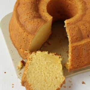 Bolo de Mandioca Simples e Fofinho