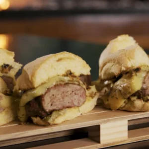 Hambúrguer Bovino com Calabresa